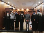 محافظ بورسعيد يستقبل وفدا من الكنيسة برئاسة الأنبا تادرس للتهنئة بعيد الفطر