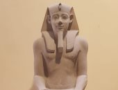 المتحف المصرى الكبير يستقبل مجموعة تماثيل الملك سنوسرت الأول.. صور