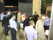 محافظ كفرالشيخ يستقبل 600 مصرى من العالقين بالسعودية ..صور