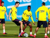 ميسى وجريزمان يقودان التدريبات الجماعية فى برشلونة.. صور