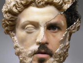 حسام غالى يستعرض صورته فى تمثال شمعى عبر إنستجرام