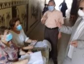 تعليم المنيا: تطبيق الإجراءات الاحترازية للوقاية من كورونا خلال تسليم الأبحاث