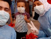 خروج أصغر مصاب بكورونا من مستشفى العزل بالشرقية و18 آخرين بعد تعافيهم