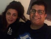 سيلفي المونتاج..أيمن سلامة مع ريهام حجاج فى أخر أيام تصوير "لما كنا صغيرين"