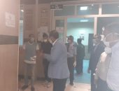 صور.. الأطقم الطبية الساهرة بأسوان تواصل مقاومتها لـ كورونا.. المستشفى الجامعى يعود مجددا لمواجهة الفيروس.. رئيس الجامعة: 26 طبيبا وممرضا تماثلوا للشفاء.. والطب الوقائى يأخذ عينات دم ببلازما من المتعافين