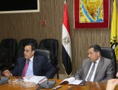 محافظ شمال سيناء يستعرض أوضاع المحافظة خلال مجلس المحافظين