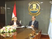 محافظ كفر الشيخ يشارك باجتماع مجلس المحافظين لمتابعة الأوضاع الصحية وتوافر السلع
