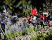 ممرضات كاليفورنيا يتظاهرن احتجاجا على نقص الأقنعة وملابس الوقاية