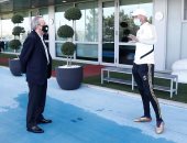 فلورنتينو بيريز فى زيارة خاصة لتدريبات ريال مدريد.. صور