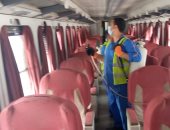 صور.. السكة الحديد تواصل أعمال تعقيم المحطات والقطارات ضد كورونا