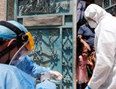 كورونا × صور.. جونسون يشدد على التباعد الإجتماعى والدنمارك تخفف قيود الفيروس 