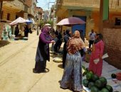 صور.. فض 4 أسواق بمدينة تلا المنوفية منعا للتزاحم بسبب كورونا