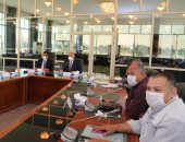 المحافظات تفعل قرار مجلس الوزراء لمحاصرة كورونا.. منع الدخول للمصالح الحكومية دون ارتداء الكمامة.. المحافظون يصدرون قرارات مشددة بتفعيل الغرامات للمخالفين.. ويؤكدون: الكمامة متوفرة بـ2.25 جنيه بكافة المنافذ