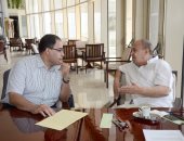 "طقوس الكتابة" عند وحيد حامد في وثائقيات شريف عارف.. "حقيقة في دقيقة"