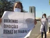 عاملون طبيون ينظمون احتجاجاً لعدم تلقيهم مستحقاتهم منذ شهرين بالبرازيل