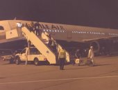 صور.. العالم هذا الصباح.. مخالفاً تعليمات المصنع.. ترامب يزور "فورد" بلا كمامة واقية.. راهبات يشاركن بالترانيم بالشوارع خلال حملة للتصفيق.. وكندى يبتكر"محطة المعانقة" للعناق أثناء تفشى كورونا 