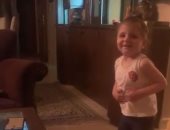 شقيقة شام الذهبى ترقص مع والدها على أغنية "بنت أكابر" لأصالة.. فيديو