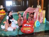 كريستيانو رونالدو وصديقته وأولادهم الأربعة بحمام السباحة × صورة جديدة 