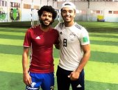 شاهد.. أوباما يخوض مرانا بقميص طارق حامد مع لاعب الإسماعيلى