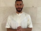 كريم بنزيما يخوض تجربة جديدة للتعافى ورفع لياقته بالحجامة