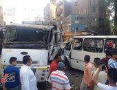 صور.. إصابة 6 أشخاص فى حادث تصادم سيارة ميكروباص ونقل بإمبابة