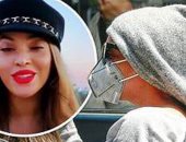 "للكورونا أحكام"..بيونسيه ترتدي الكمامة وتغطي شعرها 