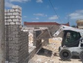 صور..تنفيذ 4 قرارات إزالة بناء على أراضى الدولة ببرج العرب غرب الإسكندرية