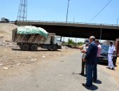 محافظ القليوبية يقود حملة لتطهير كبارى الرياح التوفيقى ببنها ورفع 800 طن مخلفات