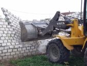 صور .. إزالة التعديات عن 1170 مترا من أراضى الدولة شرق الإسكندرية