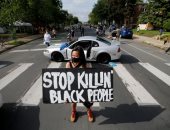 صور.. احتجاجات فى أمريكا بسبب قتل شرطى لرجل أسود خنقا بولاية مينيسوتا 