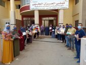 "صحة الشرقية" تكرم الفريق الثانى من الجيش الأبيض بمستشفى العزل بالزقازيق