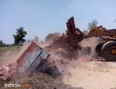 إزالة 8 حالات تعد على أراض زراعية بالشرقية وحملات بالإسكندرية للتصدى للبناء المخالف