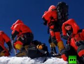 فيديو.. فريق علمى يصعد إلى قمة أعلى جبل فى العالم.. تعرف على السبب