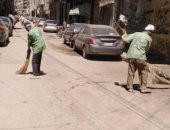 صور.. حى ثان طنطا يشن حملات نظافة وتعقيم بالشوارع