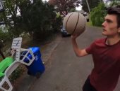 أغرب تسديدة لكرة السلة استغرقت دقيقتين لإحراز الهدف.. فيديو