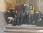 انتهاء فترة حجر أول فوج للعائدين من الخارج بالمدينة الجامعية بحلوان.. صور