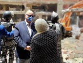 صور.. محافظ القاهرة يقود حملة لإزالة 20 عقار مخالف بجوار المحكمة الدستورية