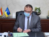 صور.. محافظ الإسكندرية يباشر عمله عقب عودته من أجازة العيد.. ولاصحة لعزله