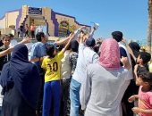 أهالى شمال سيناء يطالبون منفذى مبادرات توزيع الكمامات باتباع الطرق الآمنة