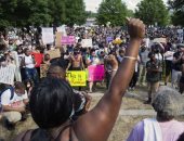 حاكم ولاية فرجينيا يعلن حالة الطوارئ بسبب تصاعد الاحتجاجات
