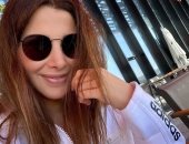 بعيدا عن الحجر .. نانسى عجرم بـ "لوك" رياضى فى ظهور جديد لها خارج المنزل