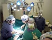 صور ..إجراء جراحة ناجحة فى المعدة لمصاب بكورونا بالإسكندرية