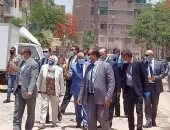 وزير التنمية المحلية ومحافظ القاهرة يتفقدان إزالة سوق المدبح فى السيدة زينب
