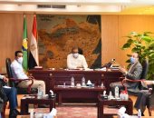 ‏محافظ الفيوم يطالب رجال الدين بتوعية المواطنين بإجراءات مواجهة كورونا (صور)