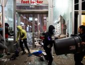 عمليات نهب وسرقة بالمحال التجارية خلال الاحتجاجات الأمريكية.. فيديو وصور