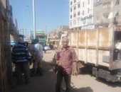 حملة نظافة مكبرة لرفع تراكمات القمامة بطول شريط السكة الحديد بالمحلة