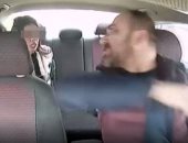فقط فى تركيا.. سائق تاكسى يعتدى على فتاة بالضرب ويتم إخلاء سبيله.. فيديو