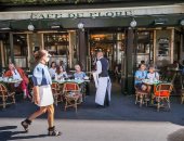 فرنسا تكافح التبذير.. اجراءات لإجبار المطاعم على تقديم بقايا الوجبات للحيوانات