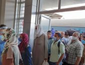 محافظ مطروح يوجه بأعمال الكشف والرصد الحرارى للقادمين والعائدين إلى المحافظة