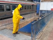 صور.. السكة الحديد تواصل أعمال تعقيم المحطات والقطارات للوقاية من كورونا